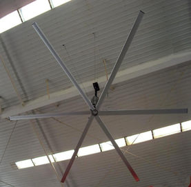 Postez fan de plafond 16feet industrielle de refroidissement à l'air la grande pour des entrepôts de centres serveurs de distribution